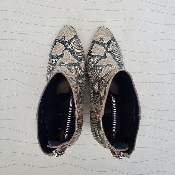 NEW Dolce Vita Womens Shanta Pointed Toe Snake Print Leather Boot Back Zip Sz 8 - Picture 5 of 11